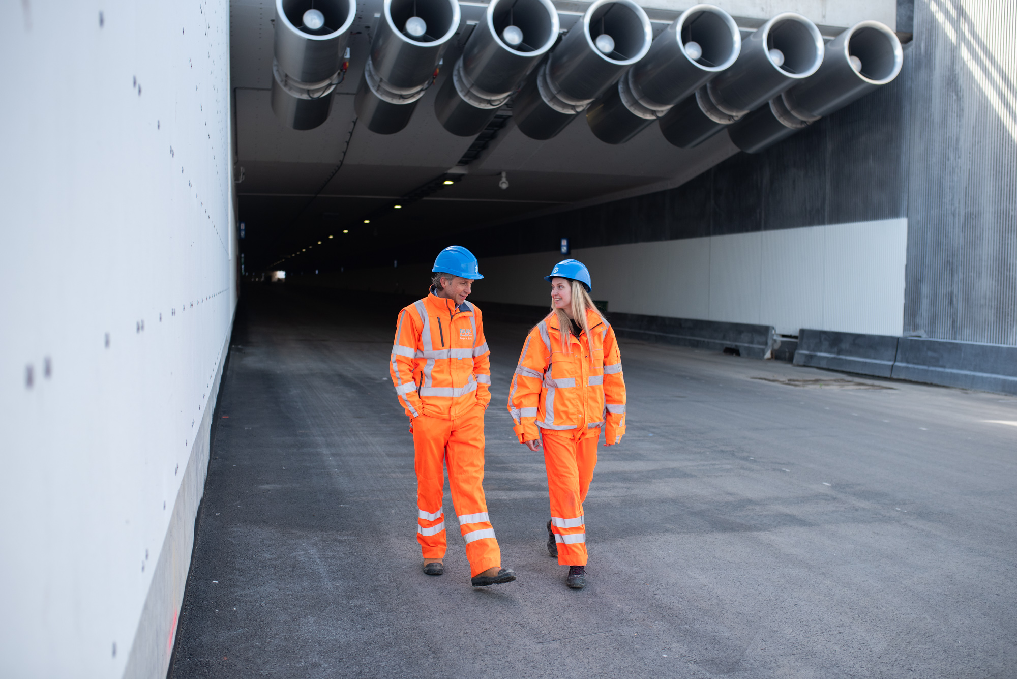 Reijer van der Eijk, projectmanager bij Ballast Nedam, samen met collega bij het project A24 Blankenburgverbinding