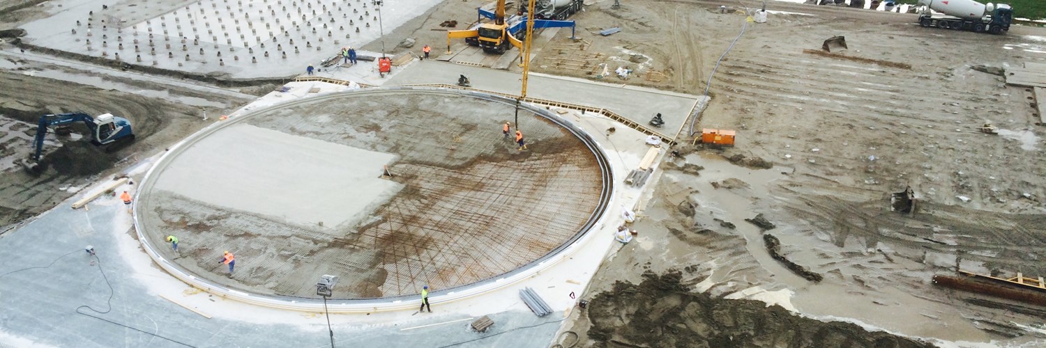Een drone shot van Tankpit 19 terwijl het gebouwd werd