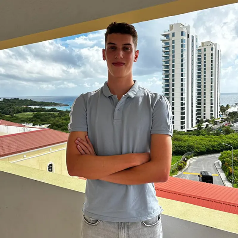 Student Krijn loopt stage op Sint Maarten