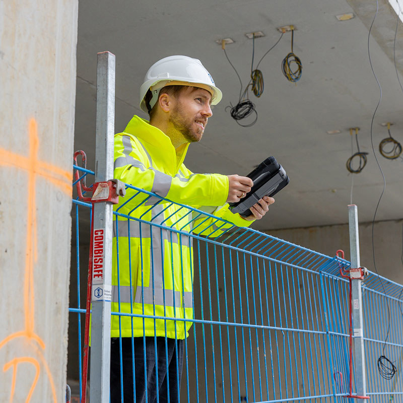 werkvoorbereider op bouwplaats